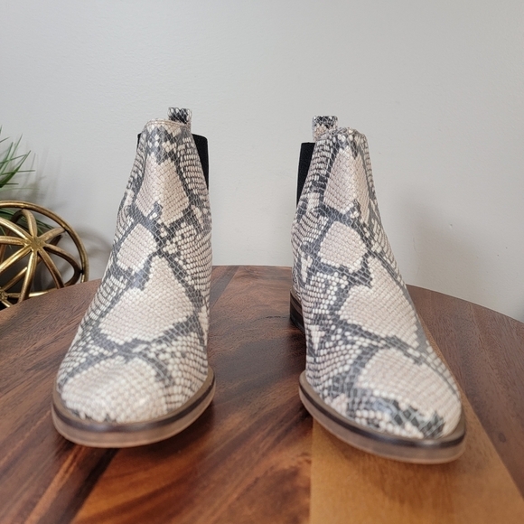 Lucky Brand Haylia Leather Snake Print Chelsea Boots Size 7 Pull on - Picture 5 of 16